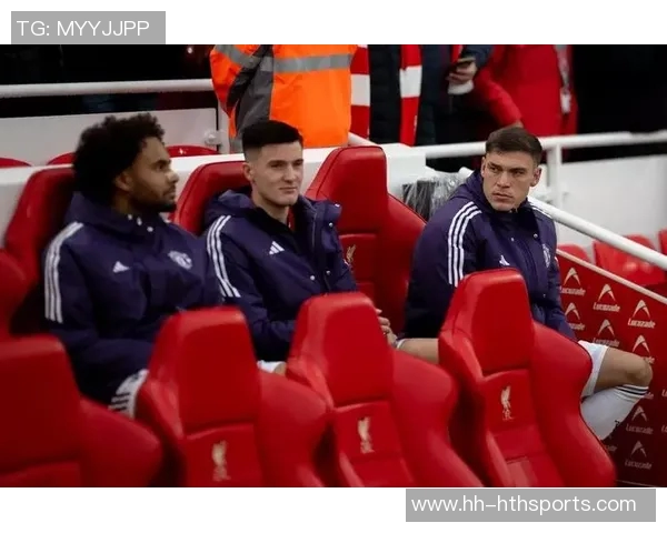 曼联官方宣布利桑德罗齐尔克泽与多名青训球员共同参与卡灵顿训练